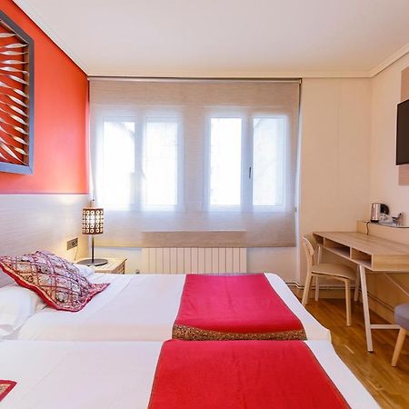 Hostal Rodas Памплона Екстер'єр фото
