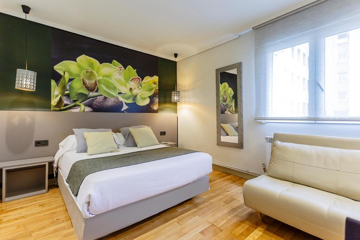 Hostal Rodas Памплона Екстер'єр фото