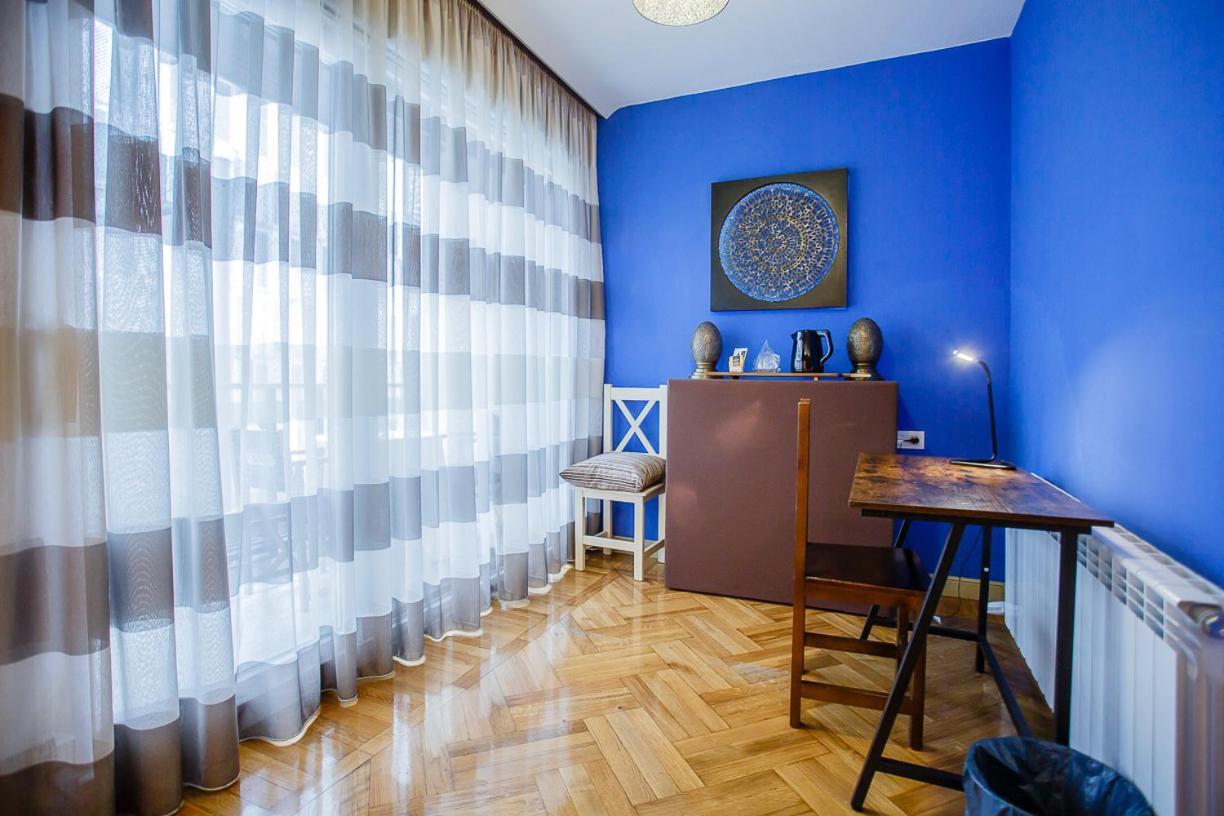 Hostal Rodas Памплона Екстер'єр фото