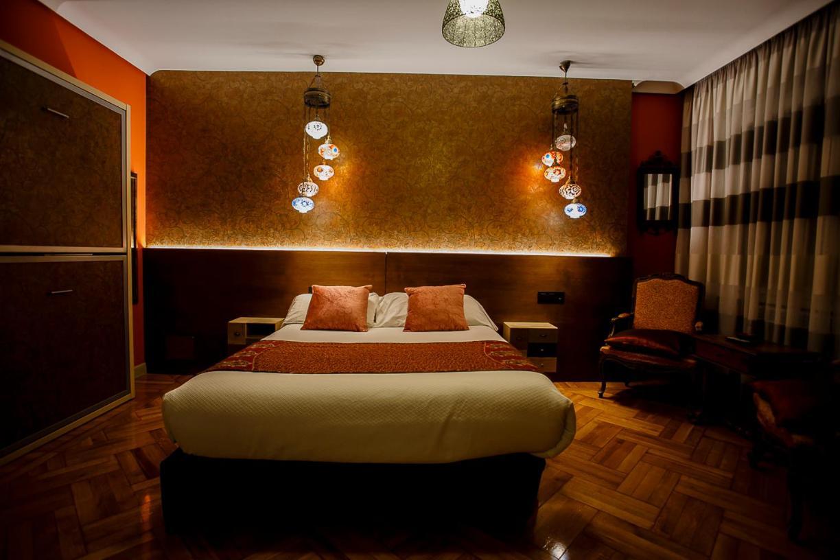 Hostal Rodas Памплона Екстер'єр фото