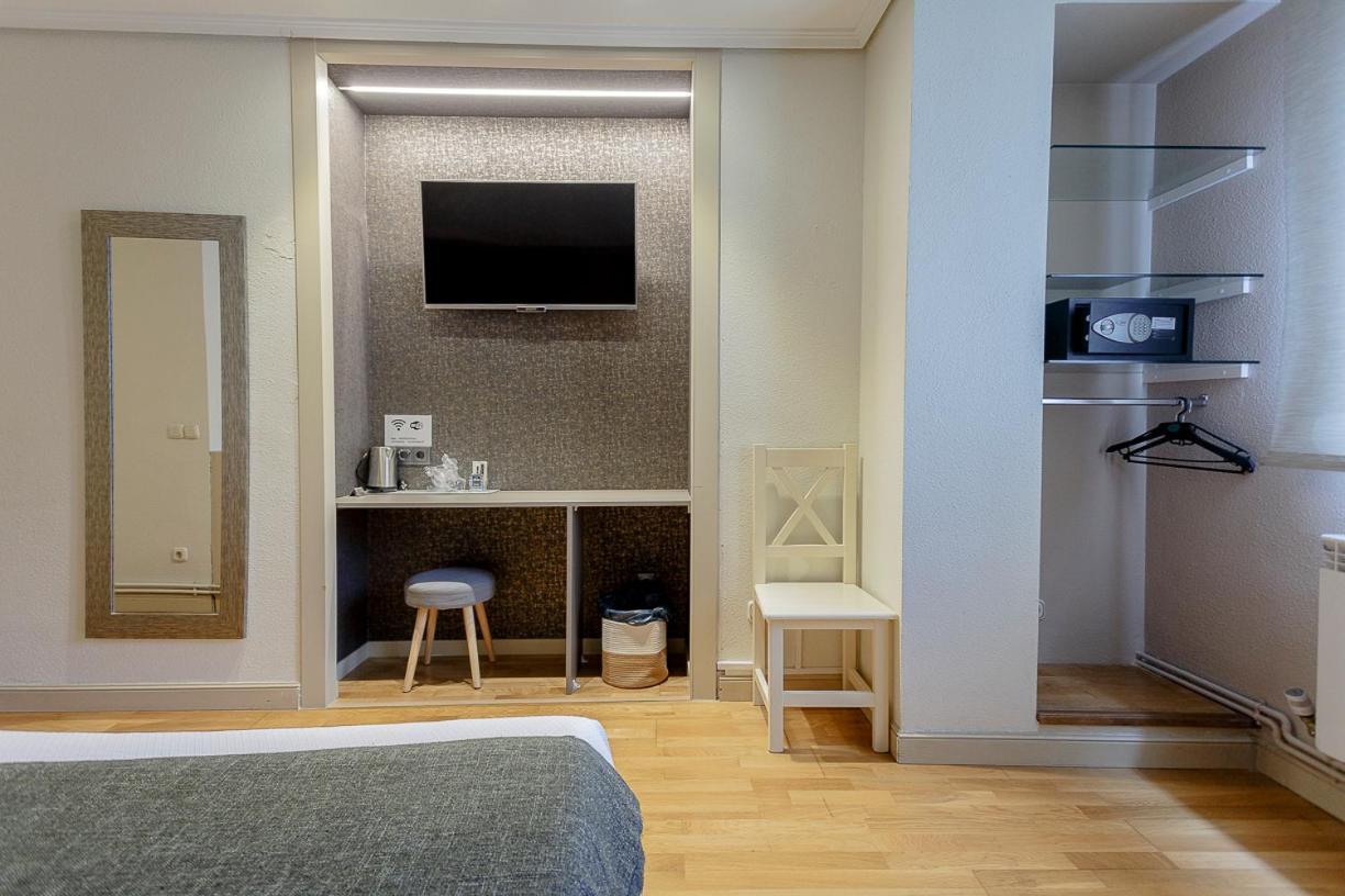 Hostal Rodas Памплона Екстер'єр фото
