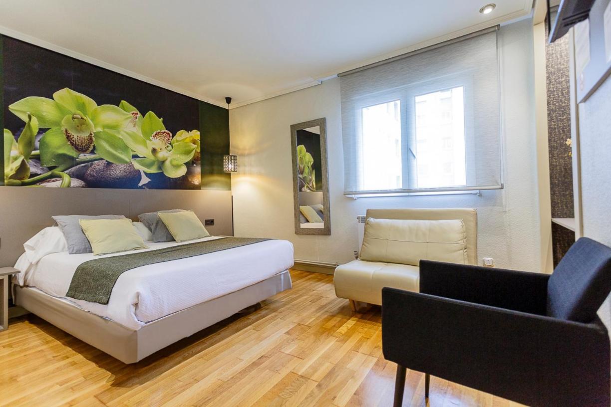 Hostal Rodas Памплона Екстер'єр фото